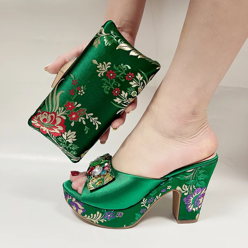 Fashionable Top Italian Designers 2023 Luxury Elegant Clutch Bag Embroidery Bright Diamond Summer Party Women's High Heels Shoes