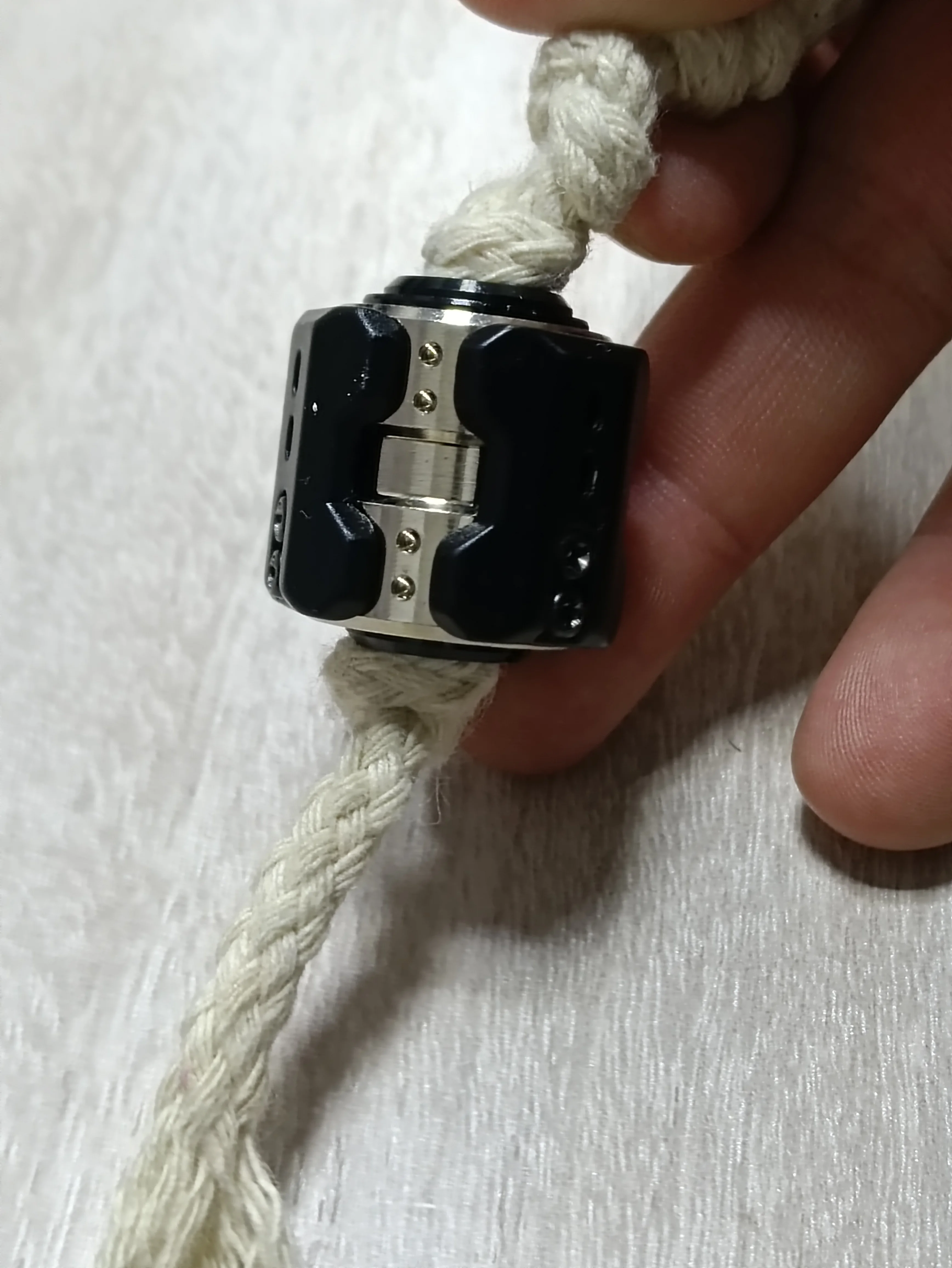 EDC تململ سبينر سكين قلادة الإجهاد الإغاثة الكبار الإجهاد الإغاثة المعادن الغزل الاهتمام نقص نقص نقص النشاط اضطراب لعبة