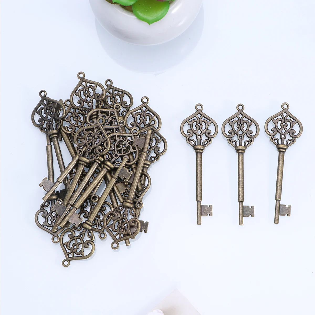 

20Pcs DIY Alloy Key Pendant Durable Jewelry Making Accessory for Necklace Bracelet Bag Cellphone Keychain Alloy Pendant