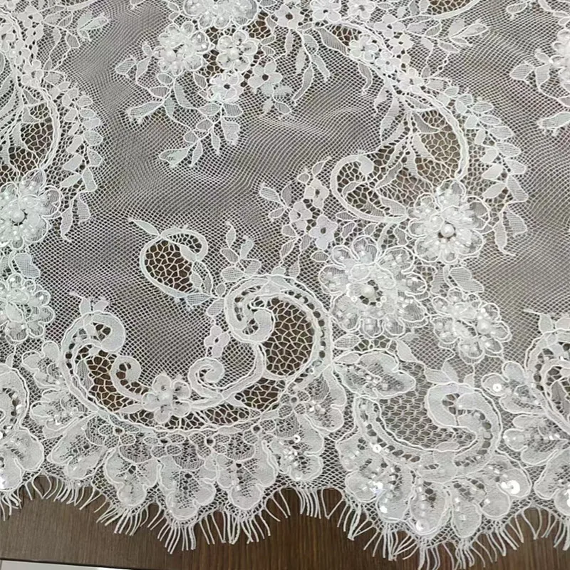 3 Meter, transparenter Stoff mit Pailletten- und Perlenstickerei, neu. Französische Kordelspitzenstoffe für Hochzeitskleider und Brautmode – Detail 4