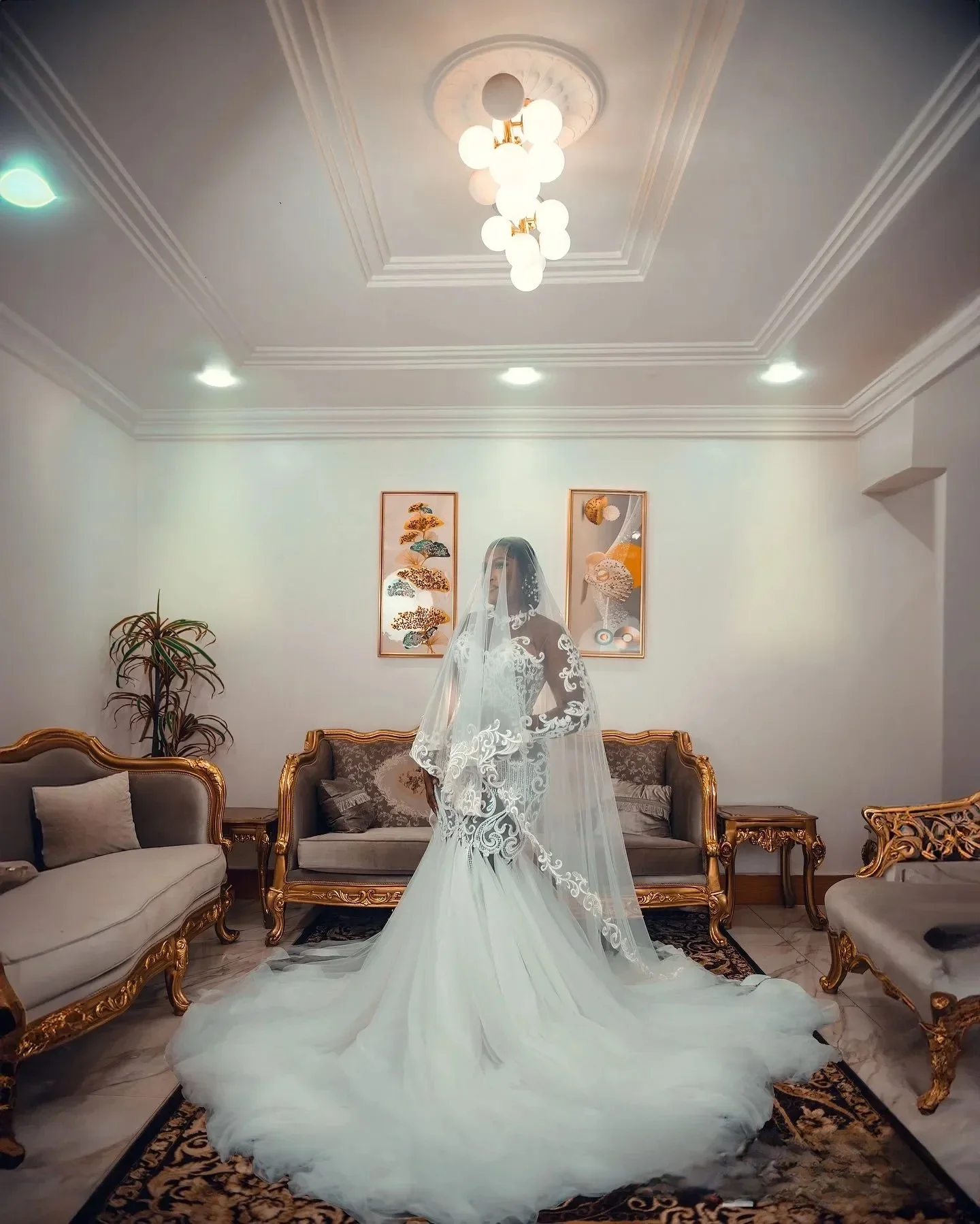 Customized Ivory Illusion Mermaid Wedding Dress Pearls Sheer Neck Full Sleeves Lace Vintage Elegant Bridal Gowns Dresses