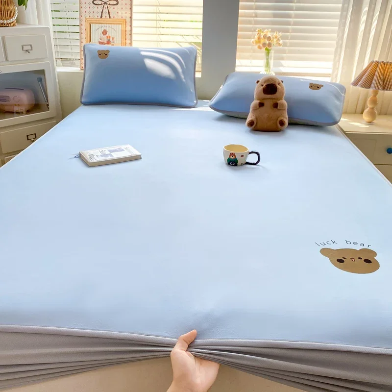 Grade A Ice Silk Elastic Fitted Sheet Cool Feeling Thickened Summer Mat for Bed Cartoon Bear Printed Cooling Mattress Protector