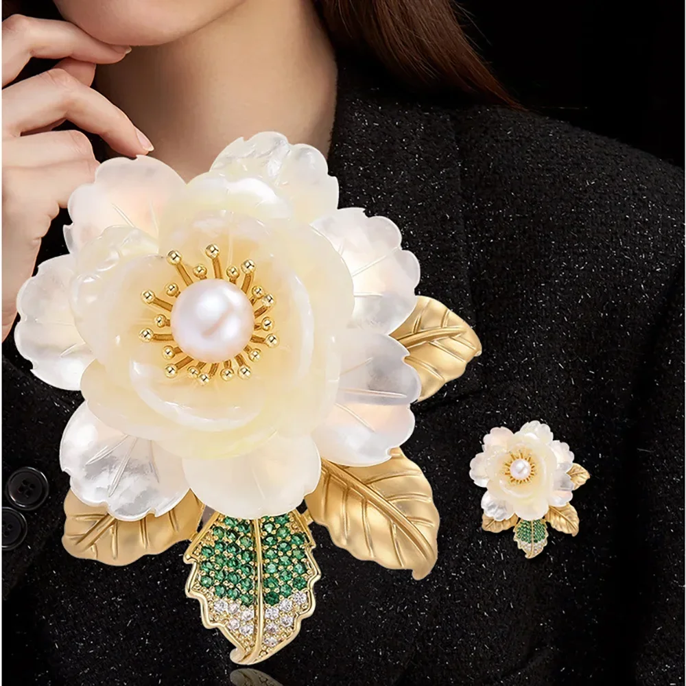 

classic White Flower Brooches Inlaid Pearl Zircon Women's brooch Pins High Quality Jewelry Accessories wedding bridesmaid Gifts