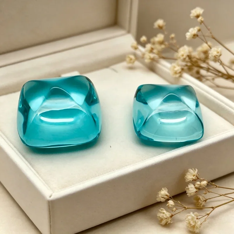 Paraiba Zuckerstangenförmiger Künstlicher Edelstein in Neonblau mit Zertifikat als Ornament Erhältlich – Detail 5
