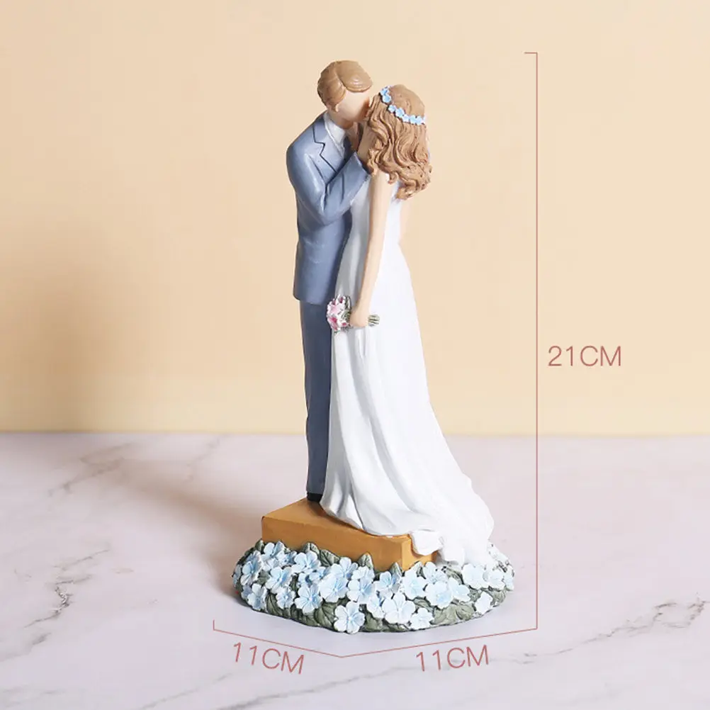 Resin Wedding Ornament Couple Decor Bride Groom Sculpture Romantic Table Decoration Home Adornment Wedding Gift