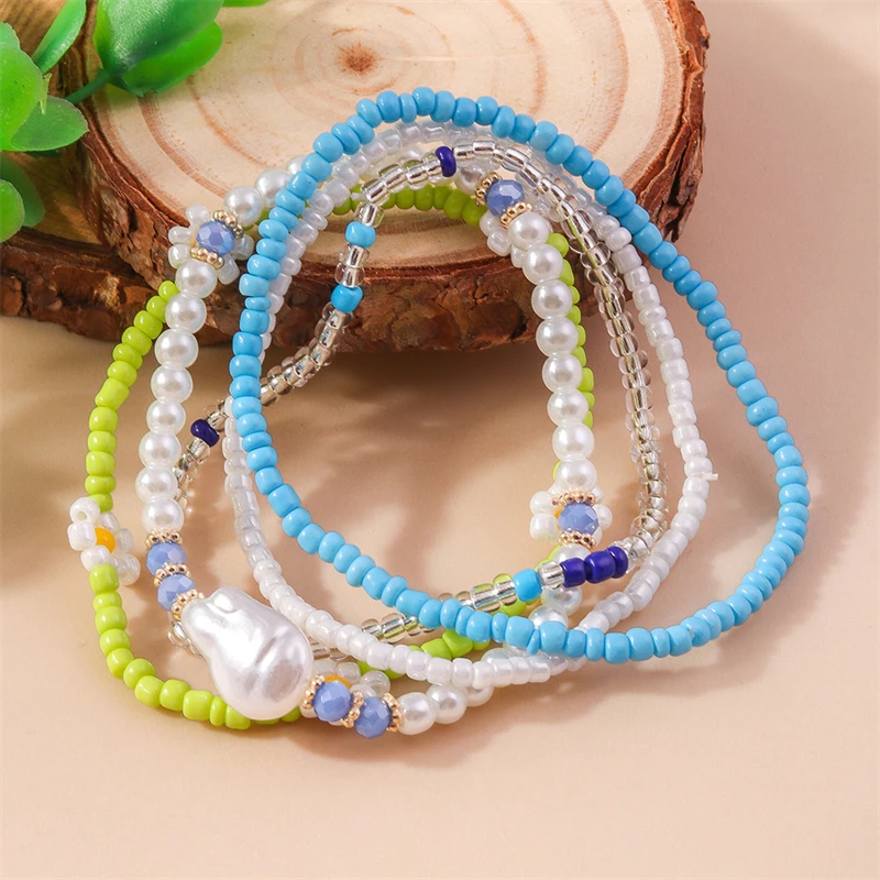 أساور بوهيمية مصنوعة يدويًا من الخرز للنساء ، أساور مطرزة بالخرز على شكل زهرة مرنة ، حفلة فتيات ، هدايا مجوهرات ، 5 ألوان في المجموعة