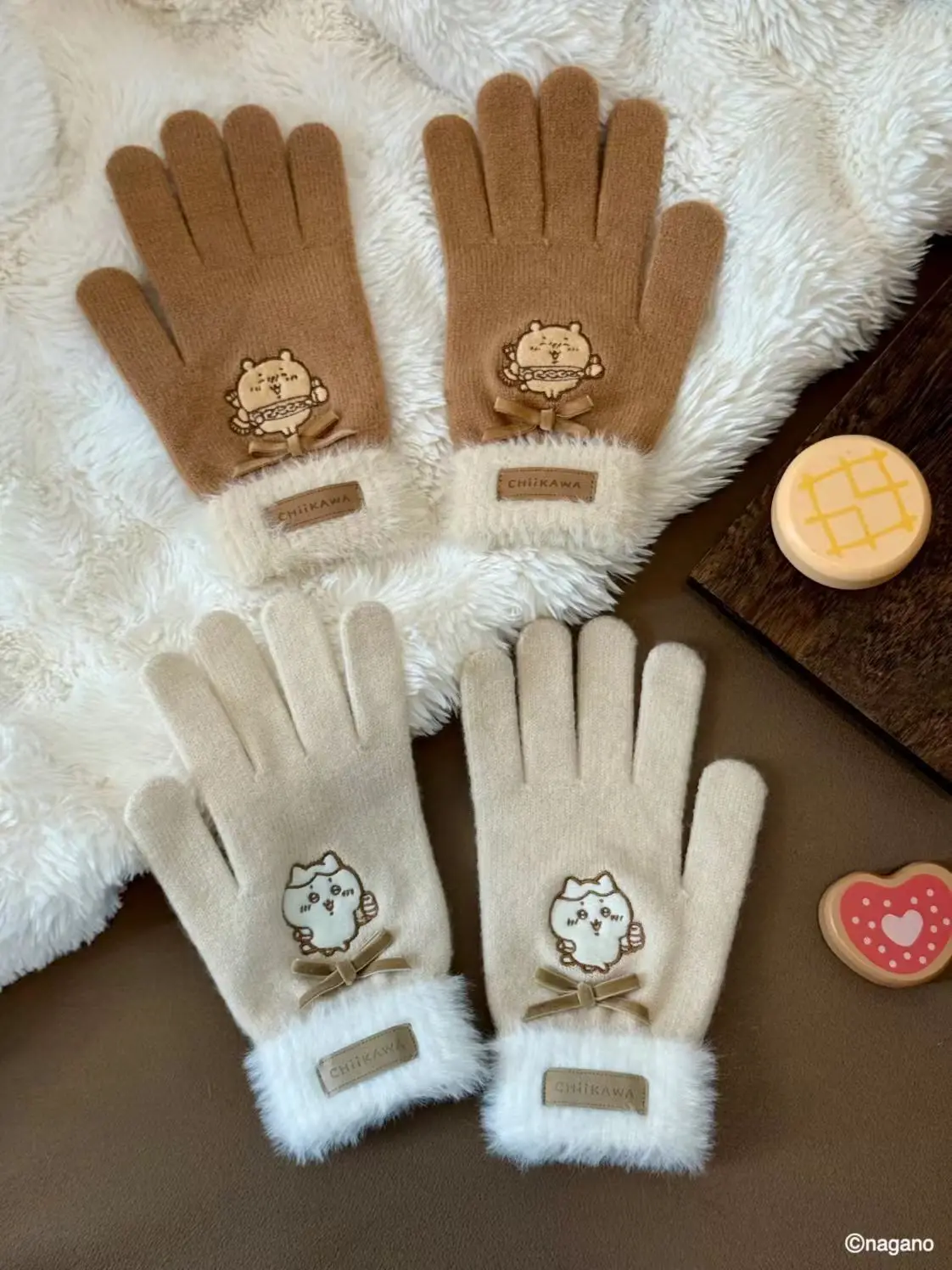 

Пушистые сезонные перчатки Chiikawa, мягкие плюшевые зимние перчатки для женщин и девочек, подарочный набор терморукавиц с персонажами аниме Kawaii