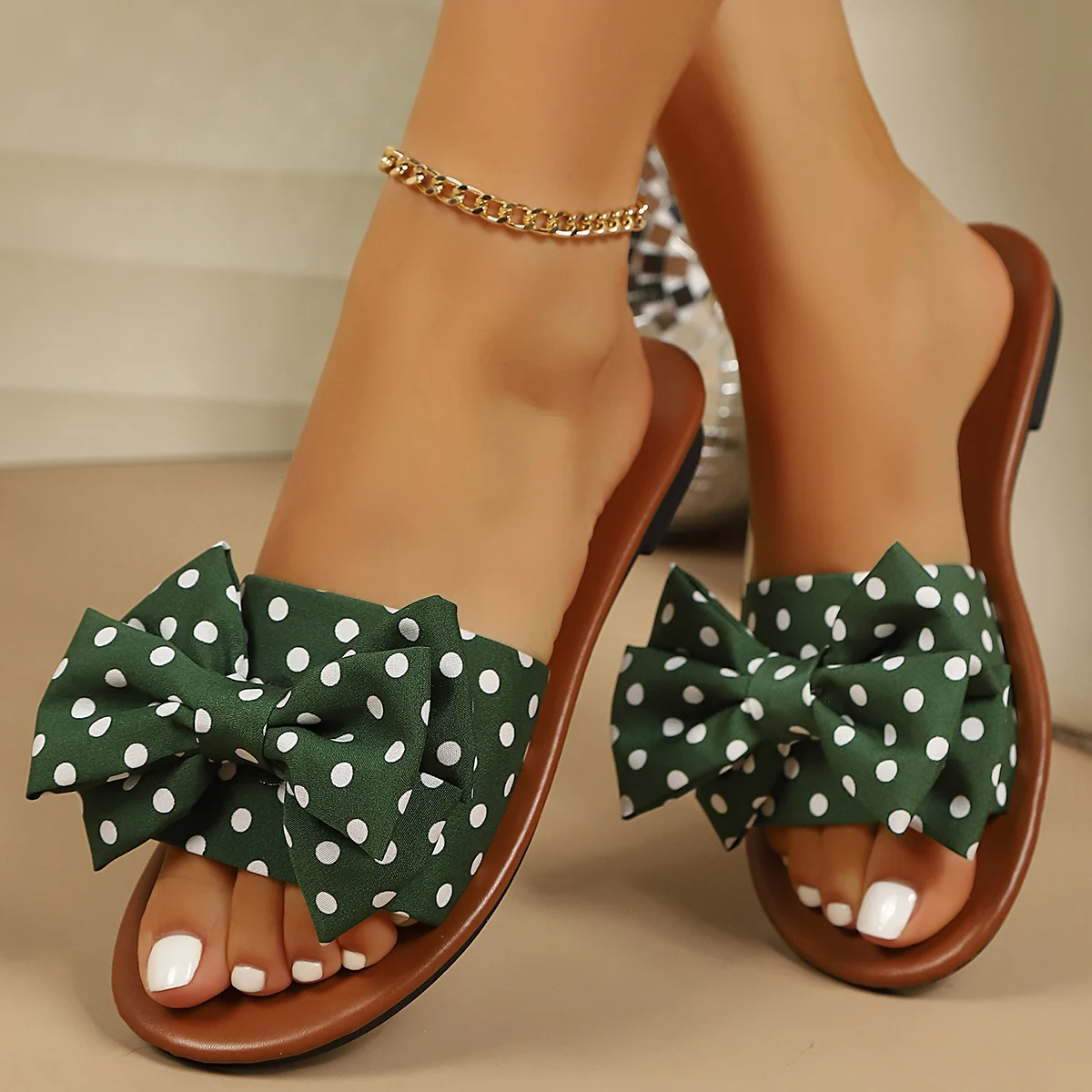 Damen-Slip-On-Sandalen mit gepunktetem Schleifendesign, weichen Sohlen und weichen Oberflächen, bequem und ermüdungsfrei für Zuhause, Reisen. – Detail 19