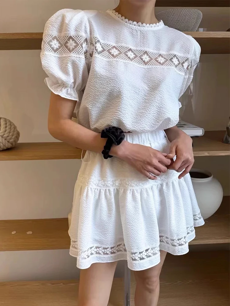 طقم قميص بأكمام فقاعية من الدانتيل بتصميم ريترو وتنورة عالية الخصر، موضة نسائية صيفية جديدة، تنورة نصف طول بتصميم نحيف