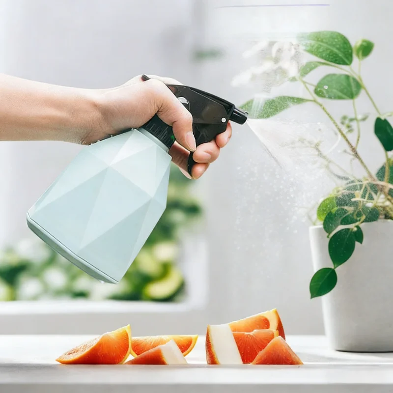 High Pressure Small Pressure Sprayer600mlHousehold Watering Can for Watering Flowers, Disinfecting, and Cleaning - Dual-Purpose