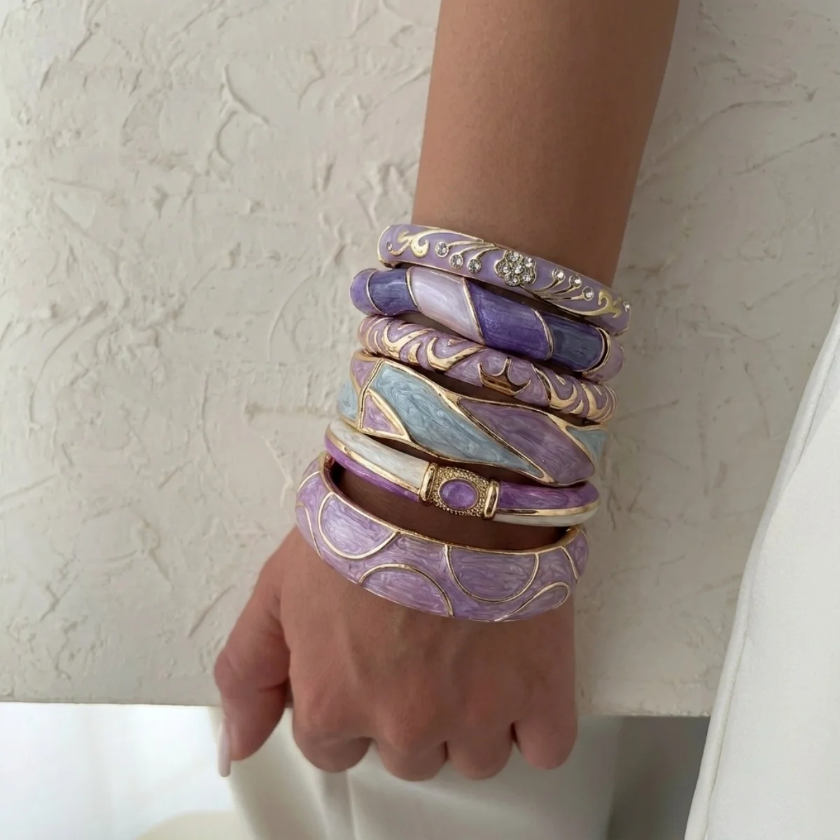 Ästhetisches Armband aus Emaille der Purple-Serie für Damen und Herren, Vintage-Punk-Stil, unregelmäßiger Block, gedreht, wellig, breiter Statement-Armreif, Schmuckstück – Detail 25