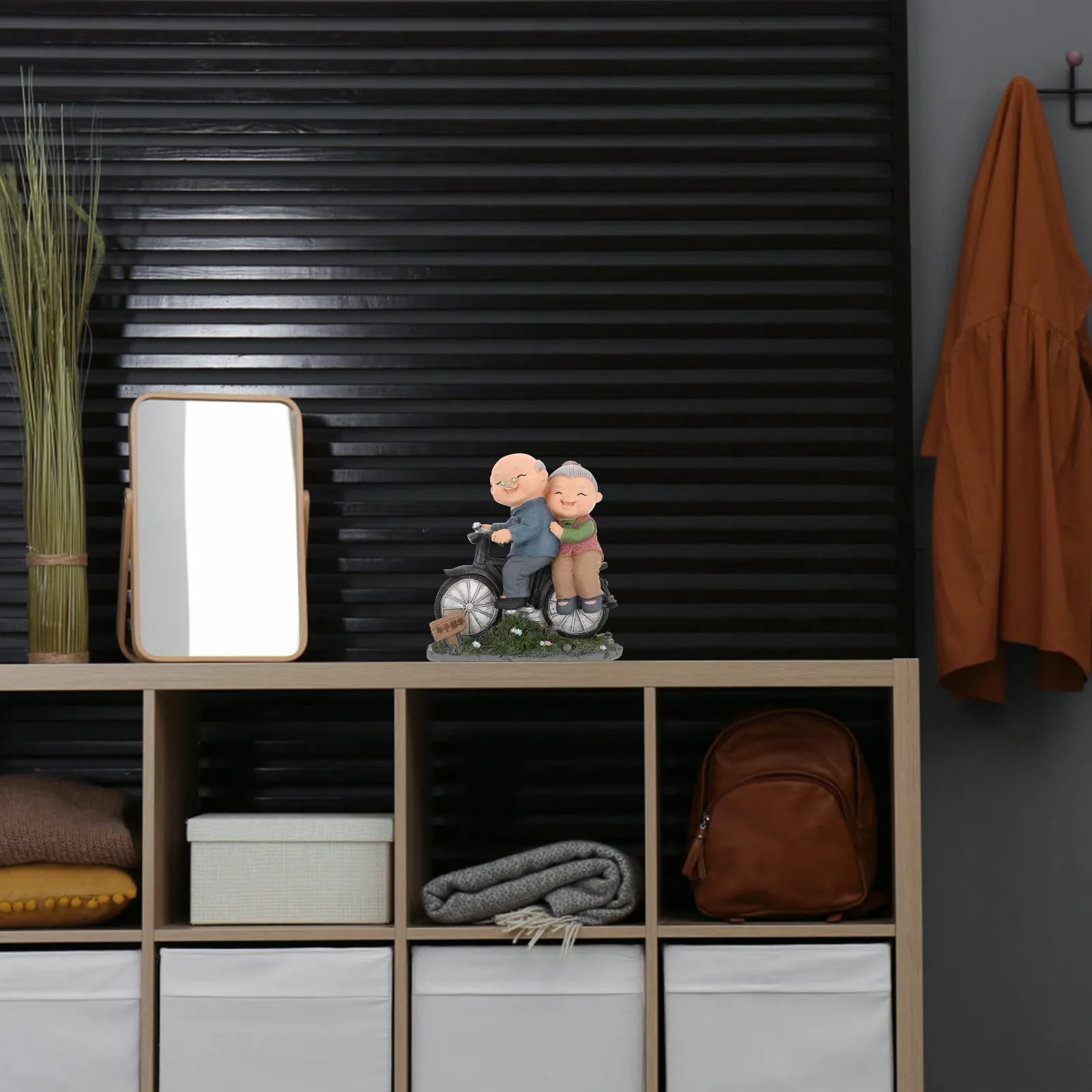 

Изысканная статуэтка пожилой пары из смолы: декор на годовщину свадьбы, подарок на День святого Валентина для дома и офиса, украшение для рабочего стола