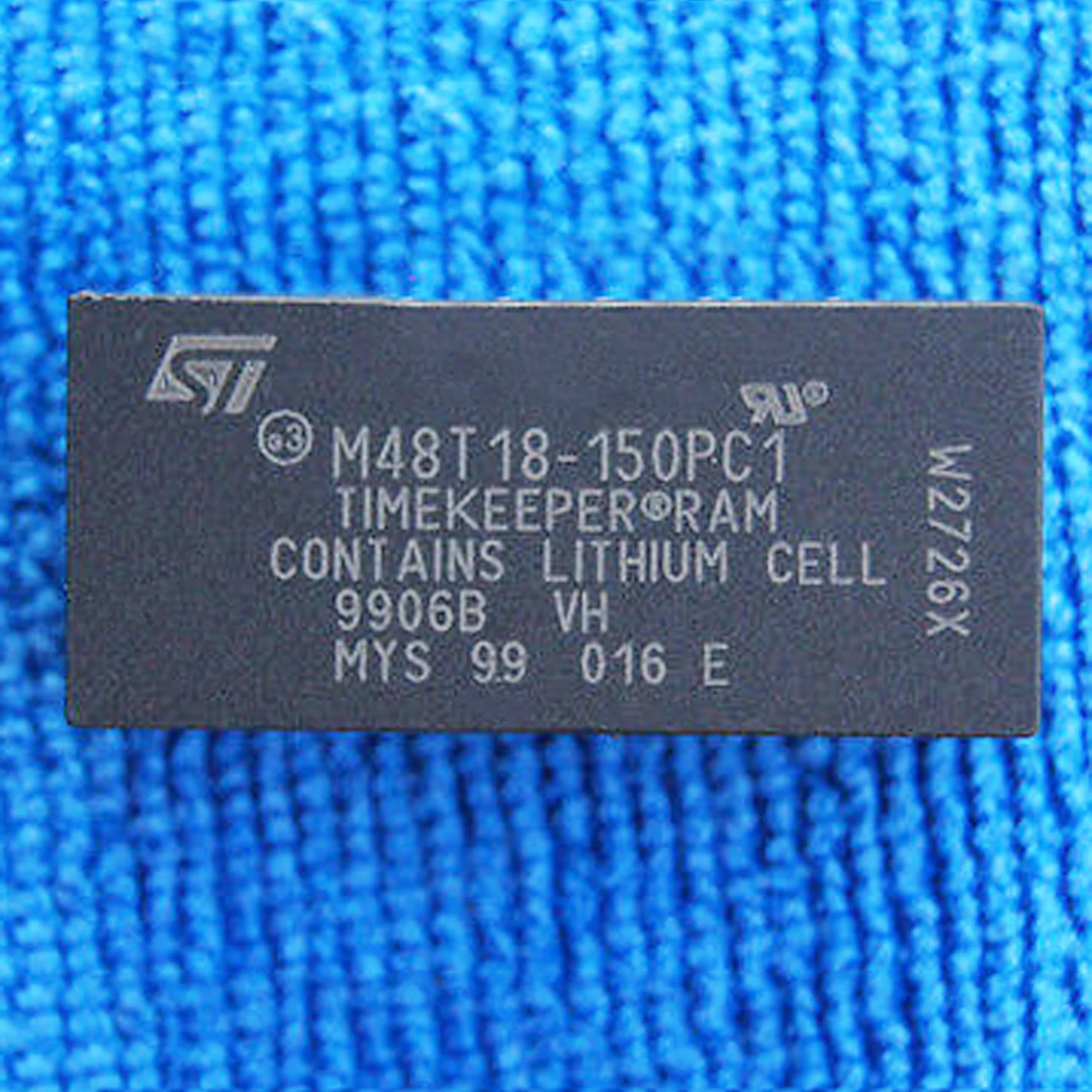 1PCS M48T18-150PC1 M48T18 48T18-150PC1 DIP-28 CMOS 8K x 8 TIMEKEEPER SRAM