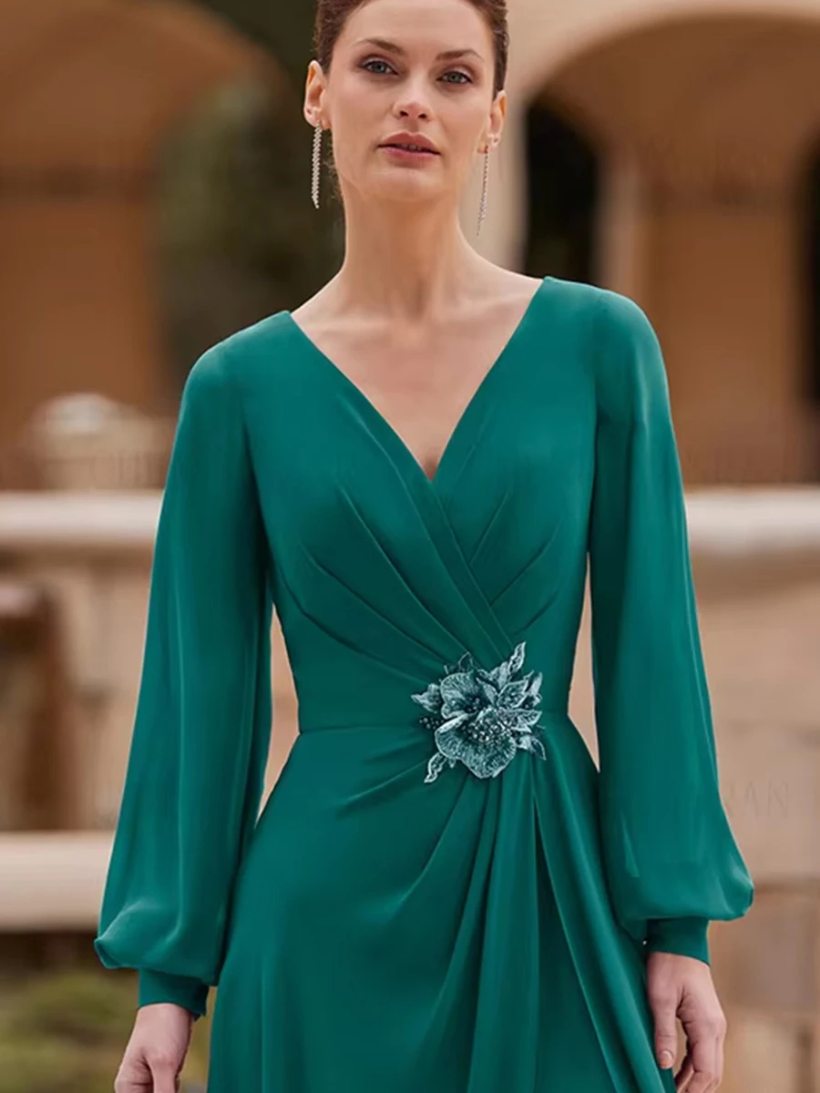 Einfache Kleider für die Brautmutter 2026, elegante Chiffon-Plissee-Hochzeitsgastkleider, Applikationen, 3D-Blumenkleid für Damen zur Hochzeit – Detail 6