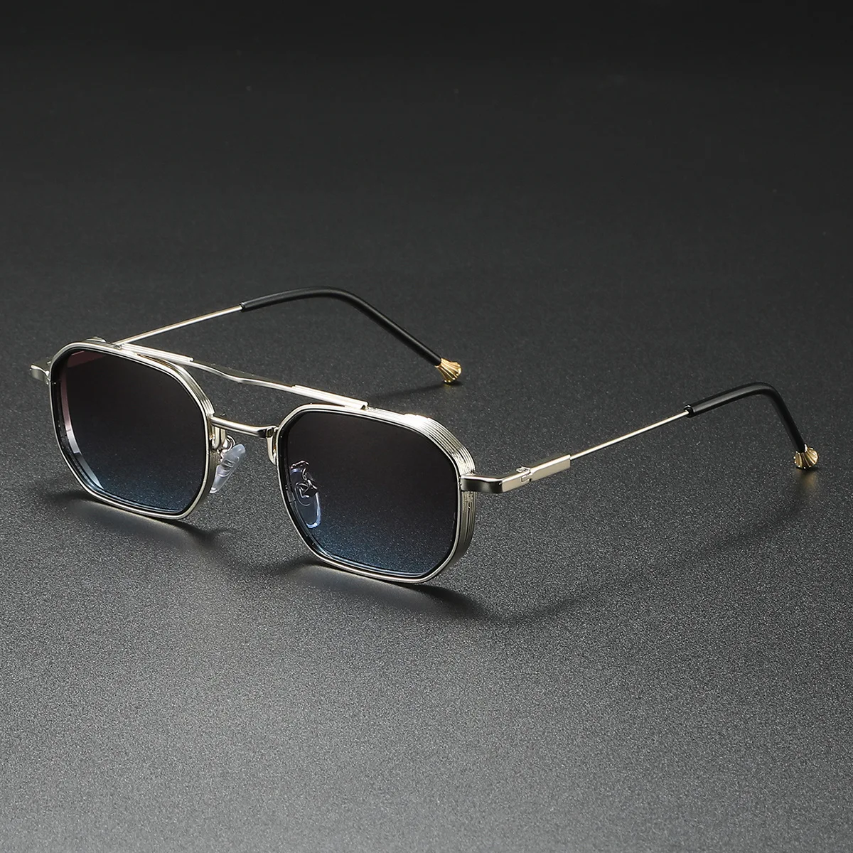 Square sunglasses with a modern ritro design for women and men 2026, a high-air producer that is branded for external use and leadership