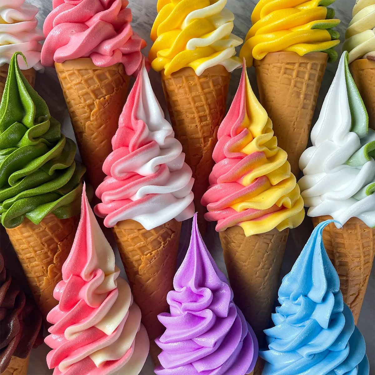 18cm Künstliche Weiche Eiscreme-Waffel, Fake Swirl Sundae Dessert, Realistische Lebensmittel-Fotografie-Requisiten für Café, Schaufenster und Küche – Detail 6