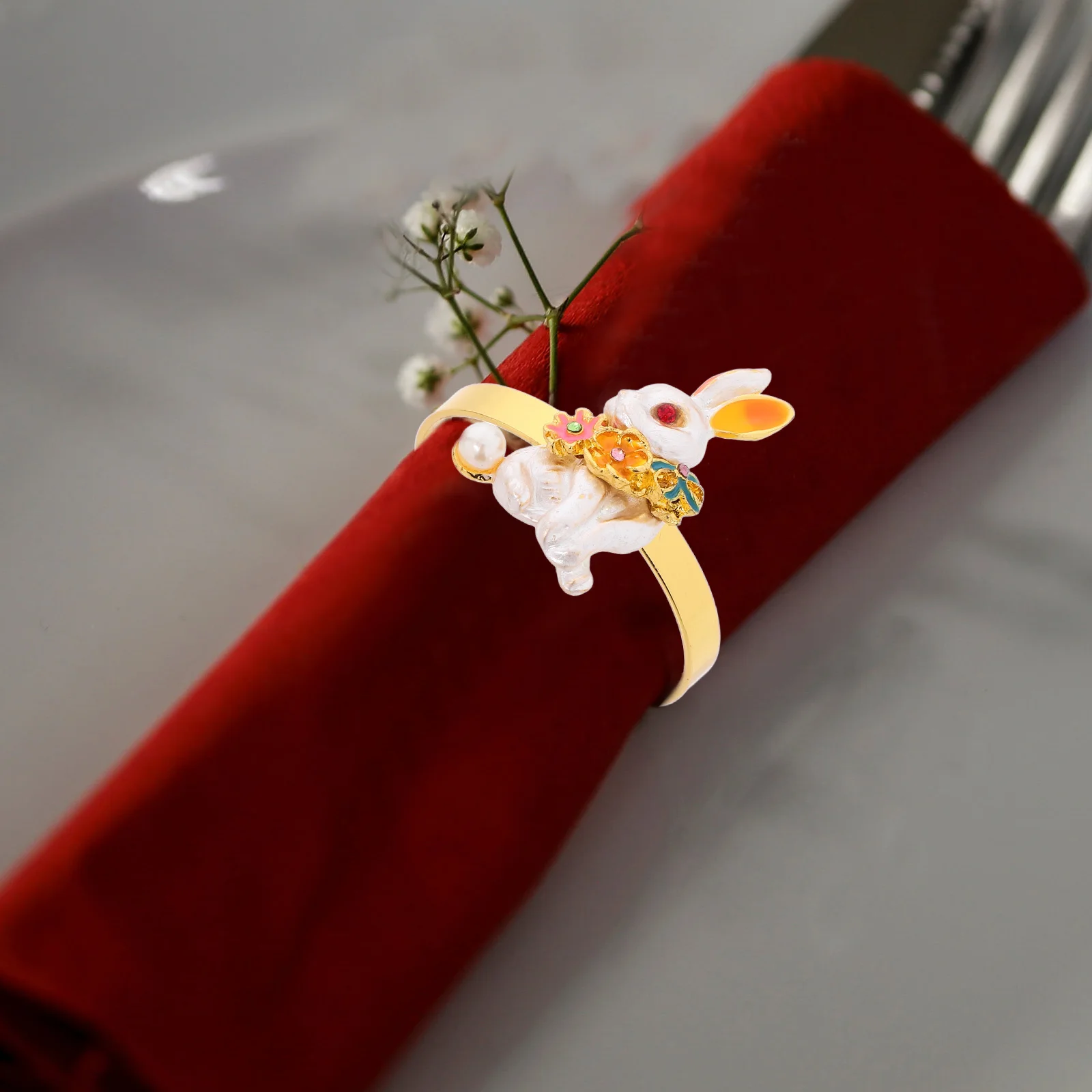 

4Pcs Easter Bunny Napkin Rings Alloy Cute Rabbit Napkin Buckles for Holiday Dinner Decor Festive Table Accessories Spring