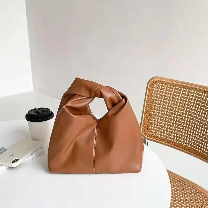 Bolsa de bolinho macio com design de nicho para mulheres, couro PU, grande capacidade, casual, pendulares, rugas, nuvem, bolsa feminina, 2022