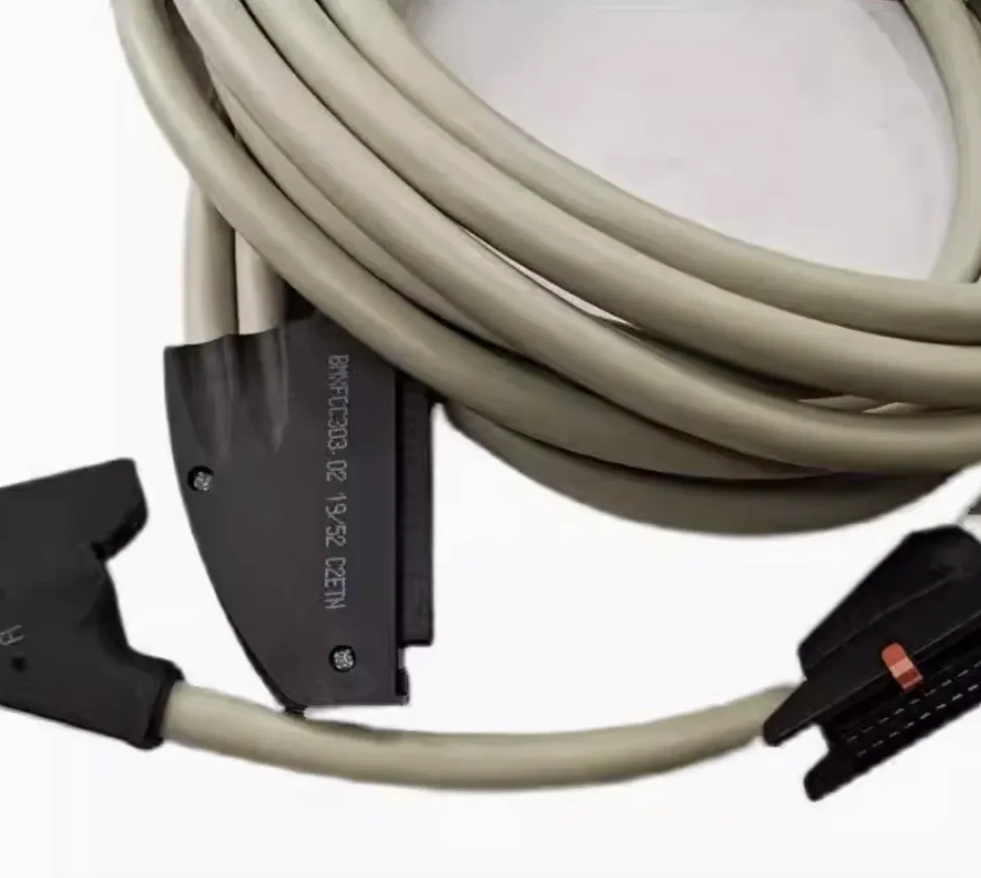 3m CONNECTION CABLE FOR I/O MODULE WITH 2 HE10 CONNECT BMXFCC303 