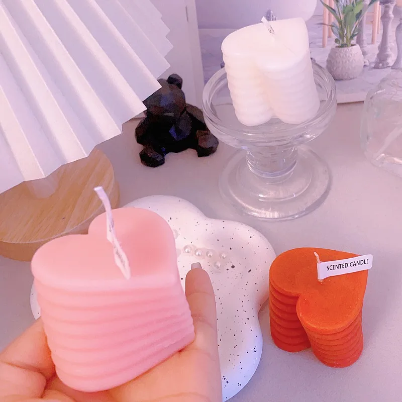 Y Valentine's Day Rotating Love Scented Candle Heart-shaped Aromatherapy Candles for Girlfriend Wife Mother Party Home Decor