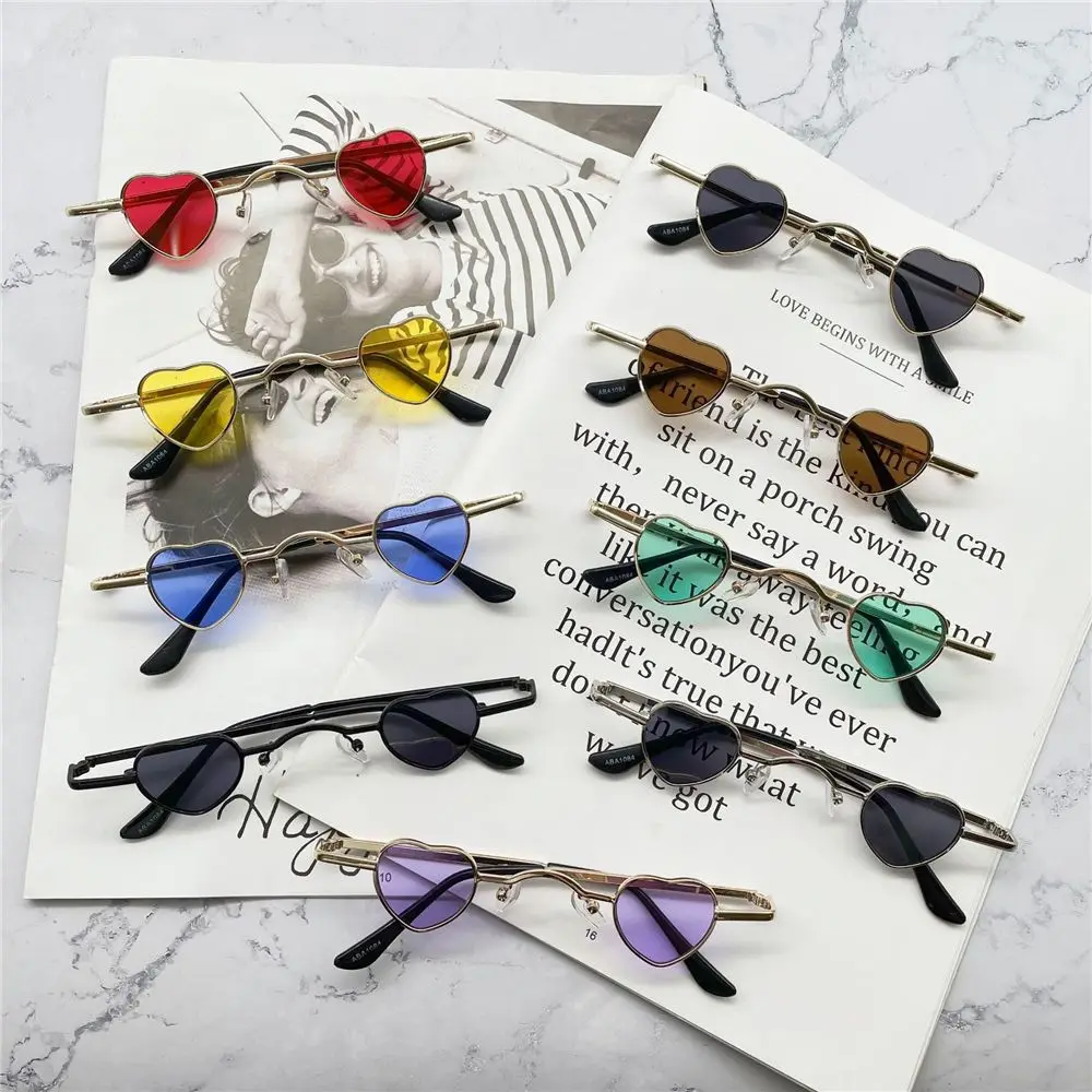 

Fashion Heart-Shaped Sunglasses Ins Candy Color Shades Punk Metal Frame Ultra-small Sun Glasses Hip Hop Punk Sun Glasses