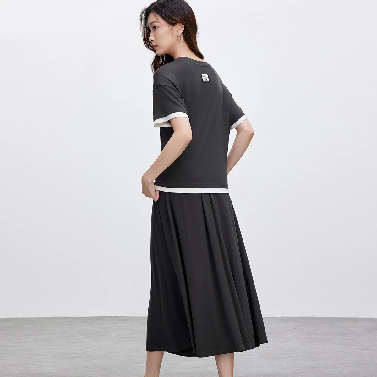 SENTUBILA Women's Two Piece Set 2026 Summer Color Block Faux Two Piece Top Loose Umbrella Skirt Fashion Casual Outfit 152Z58597