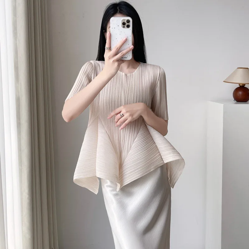 

Miyake Pleated T-Shirt 2026 Summer New Ruffled Short Sleeve Top Elegant Commuter Women's Lightweight Stretch Non-Iron Clothing