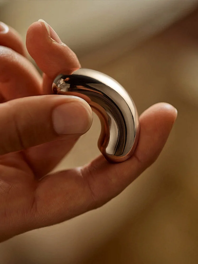 

Goo-Ki Modern Solid Brass Titanium Silver Furniture Door Knobs and Cabinet Handles Kitchen Cupboard Drawer Pulls Home Hardware