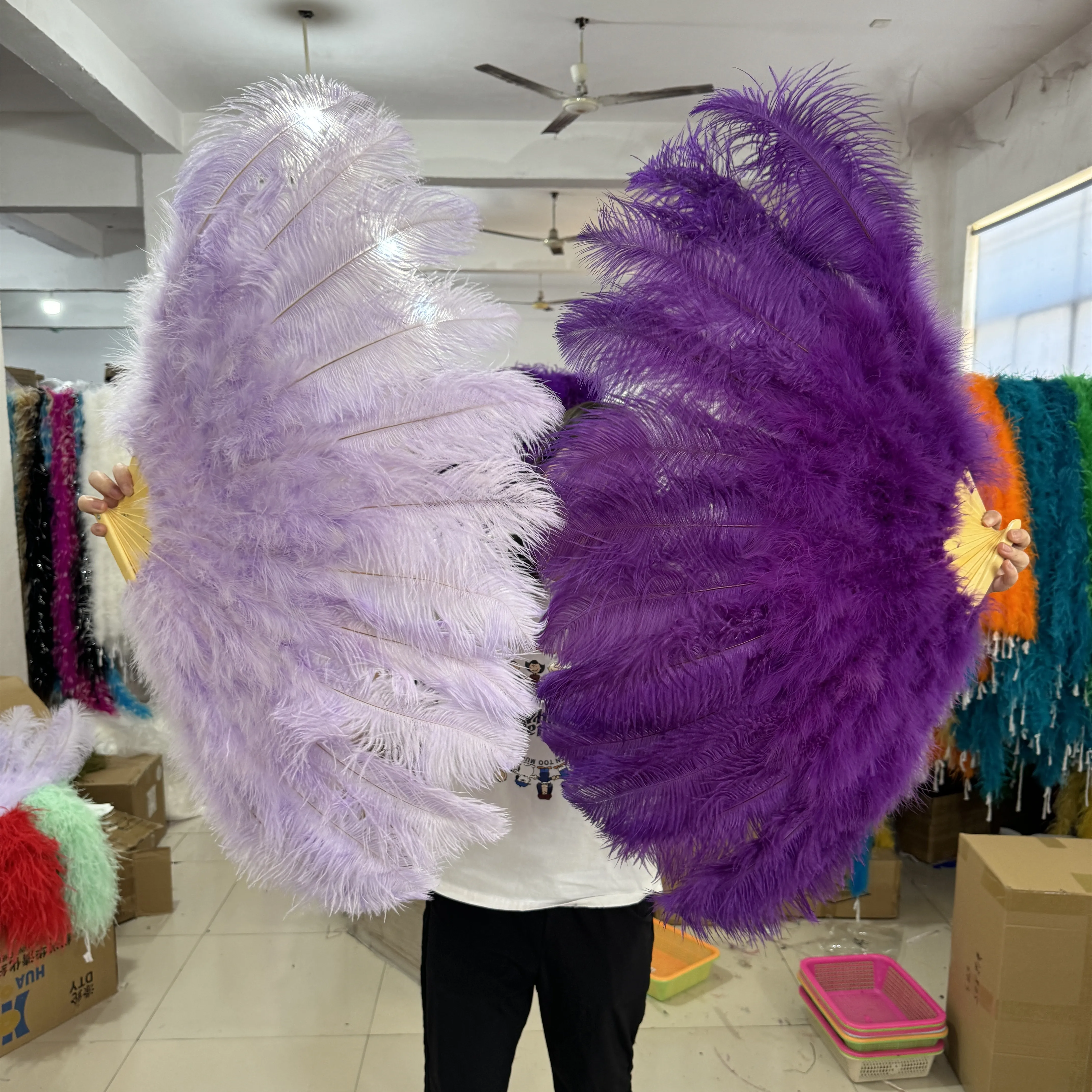 

1/2PCS Purple Ostrich Feather Fan 13 Bone 90/130CM Fluffy Feather Handheld Fan for Carnival Party Stage Performance Props Plumes