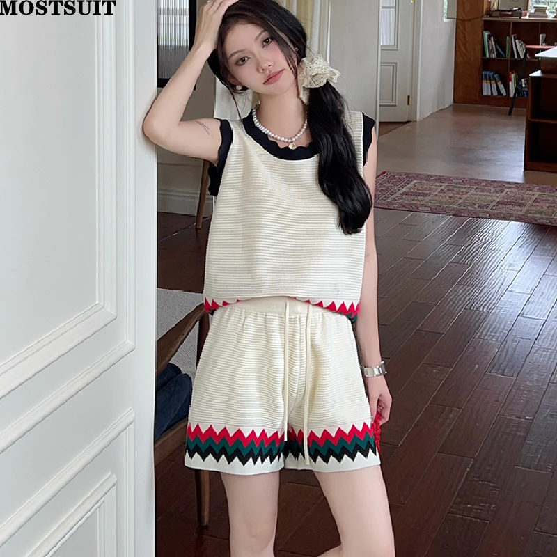 

Лето 2023, женский комплект из 2 предметов с шортами, вязаный жилет без рукавов + шорты на шнурке, винтажные стильные шикарные одинаковые комплекты