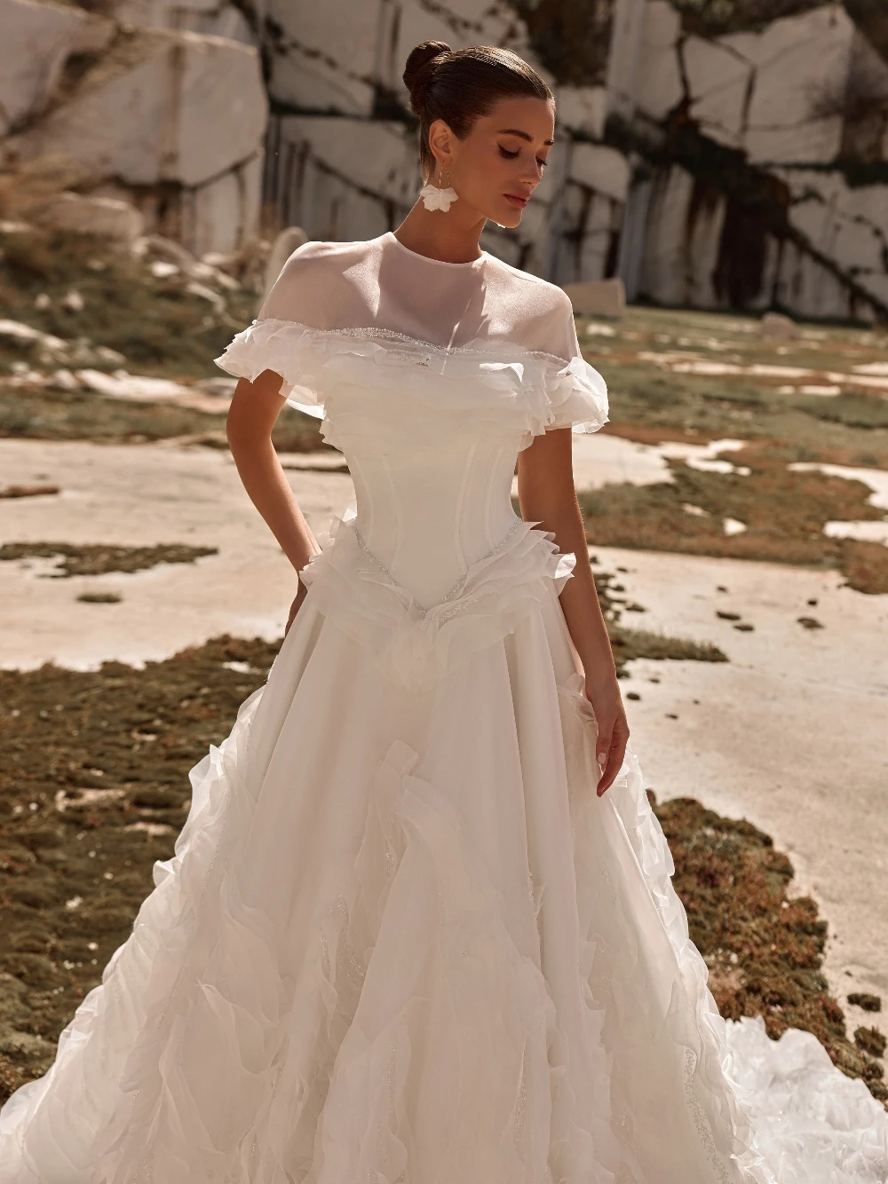 Luxury Couture Two-in-One Organza Wedding Dress Strapless Corset Bodice Customized Unique Tiered Ruffled A-Line Bridal Gown