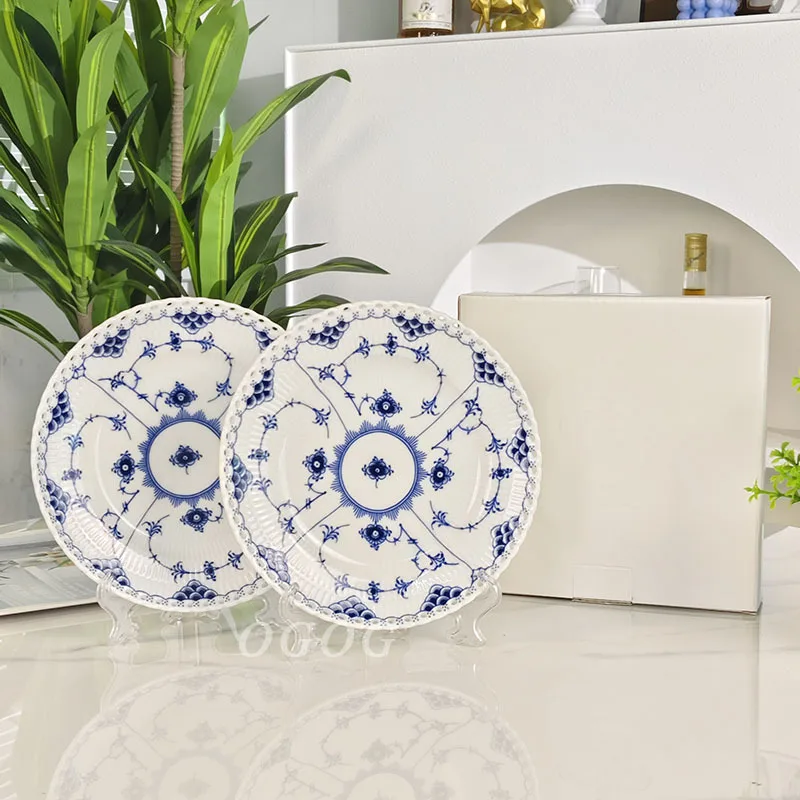 

Retro & Exquisite Dessert Plates Set of 2 for Afternoon Tea Cake Plates & Snack Plates Vintage - Style Delicate Tableware