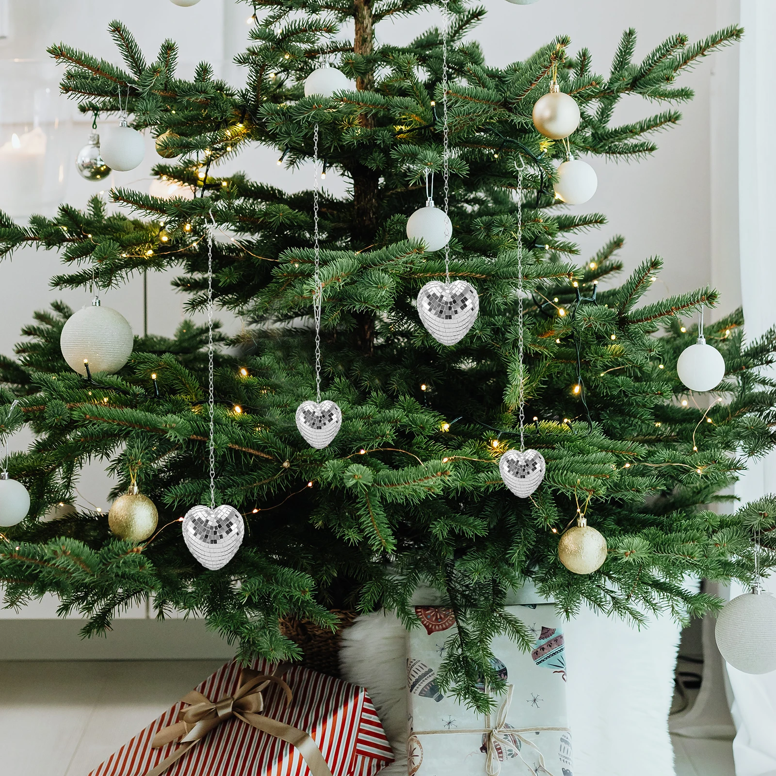 

4 Pcs Heart Glass Decorations 6cm 8cm Chains Hooks Disco Balls Silver Mirror Party Hanging naments Home Wedding