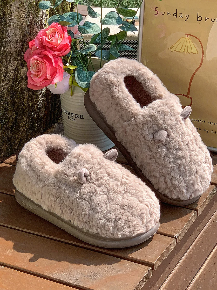 Belles pantoufles d'hiver pour femmes, pantoufles de maison en coton, dessin animé mignon, cerf de noël, chaussures de maison antidérapantes, nouvelle collection