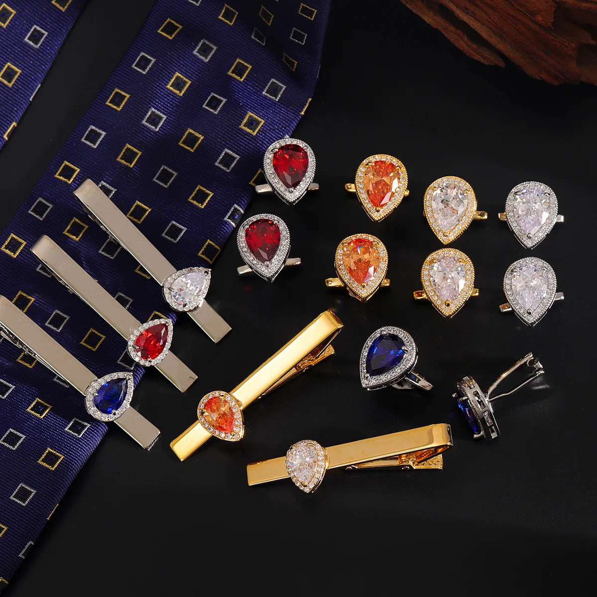 Gemelos con clip para corbata de gota de agua, combinación de tres piezas con incrustaciones de circón, luz de lujo, cristal exquisito, uñas de manga de alta gama con je
