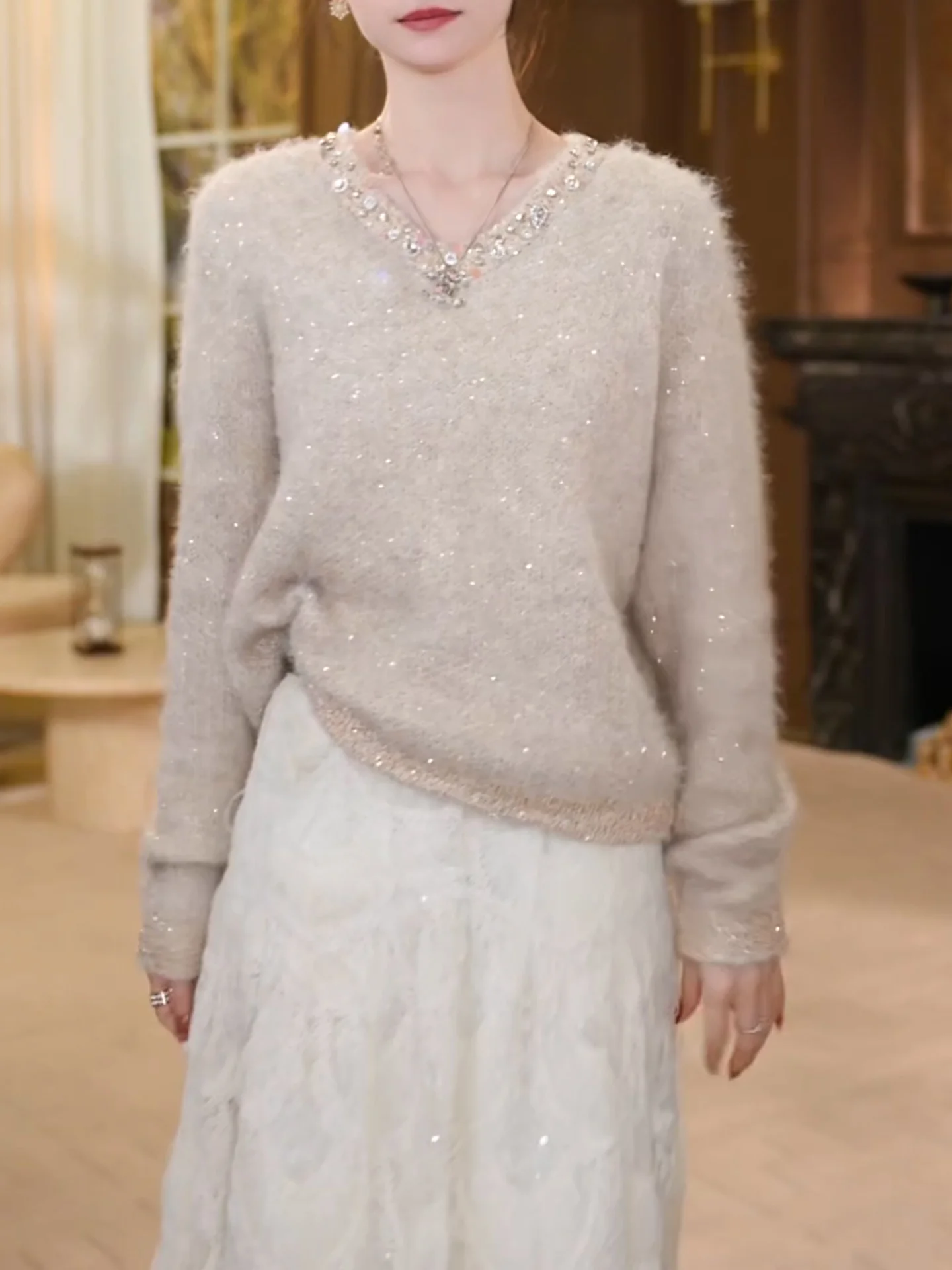 

Женский длинный вязаный свитер Ele V-Ne с бриллиантами, светло-бежевый, осенне-зимний, новый, корейская версия, стройнящий силуэт