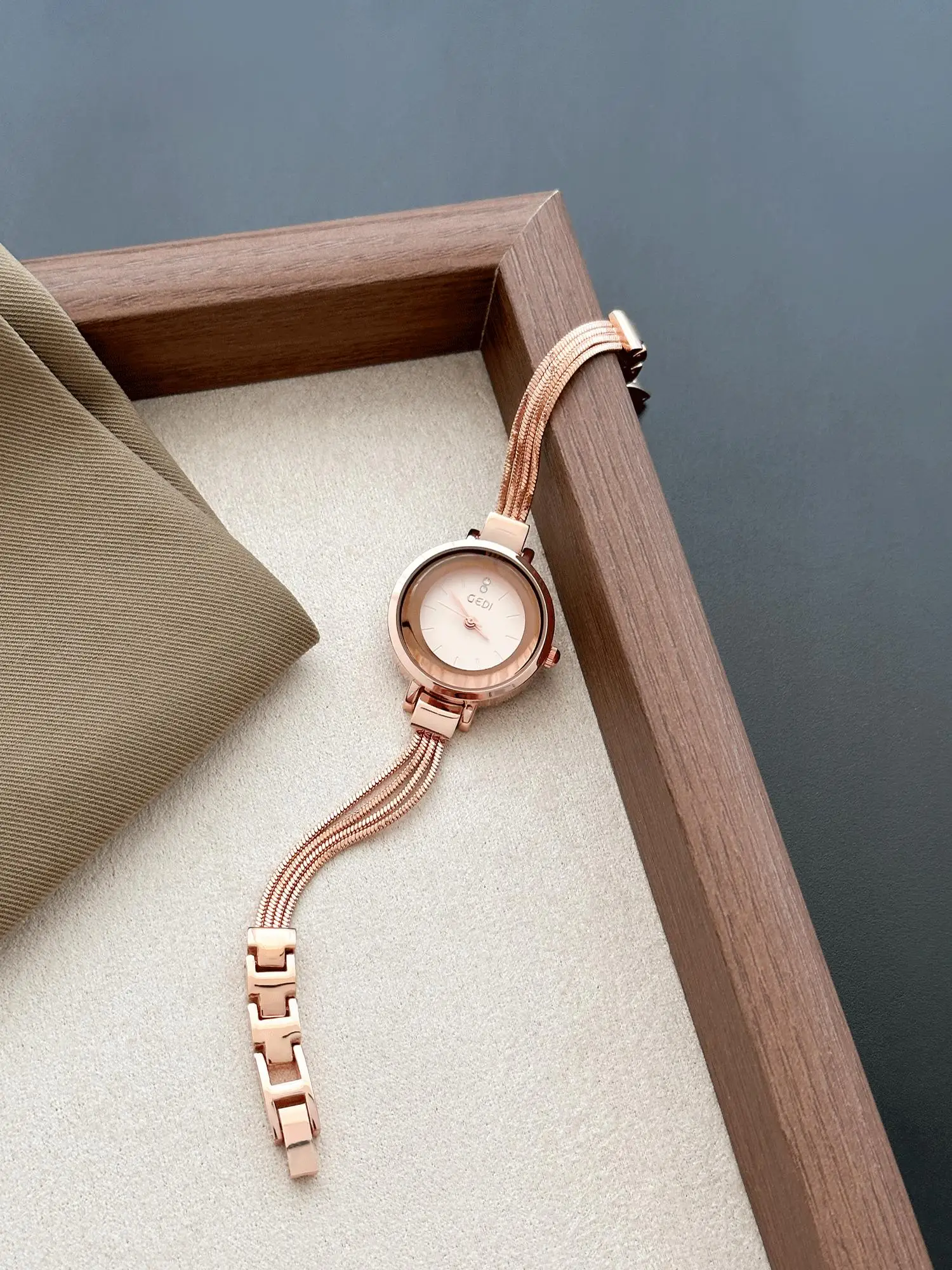 Watches for women 2025 new style luxury high-end fashion simple temperament ladies watch gift ladies watch luxury high quality