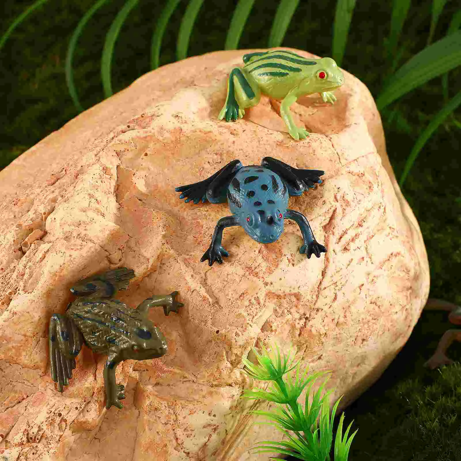 Miniature Frogs Toy Tiny Animal Figurines Statues Ornaments Toys Childrens Landscape Accessories