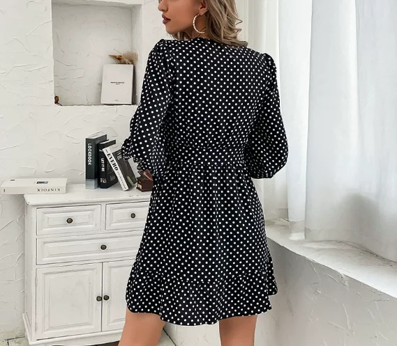 

2025 Autumn Vintage Classic V-Neck Polka Dot Printed Waist Cinched Long Sleeved Dress for Women, Fashionable and Elegant Dress