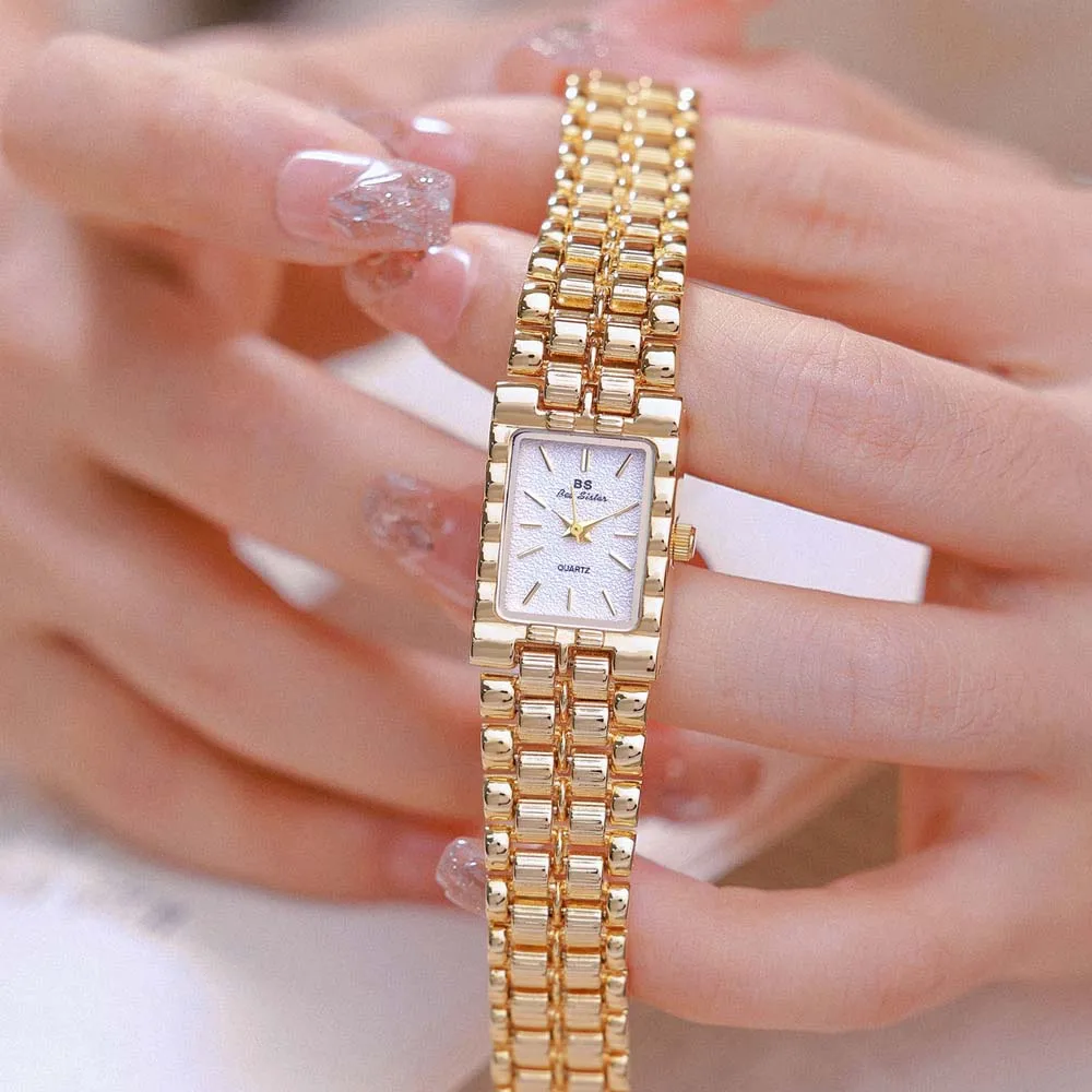 นาฬิกาข้อมือผู้หญิงแบรนด์หรู ดีไซน์หน้าปัดสี่เหลี่ยมเรียบง่าย นาฬิกาควอตซ์ลำลองสำหรับสุภาพสตรี สีทอง สีเงิน Relogio Feminino รุ่นใหม่ ปี 2025