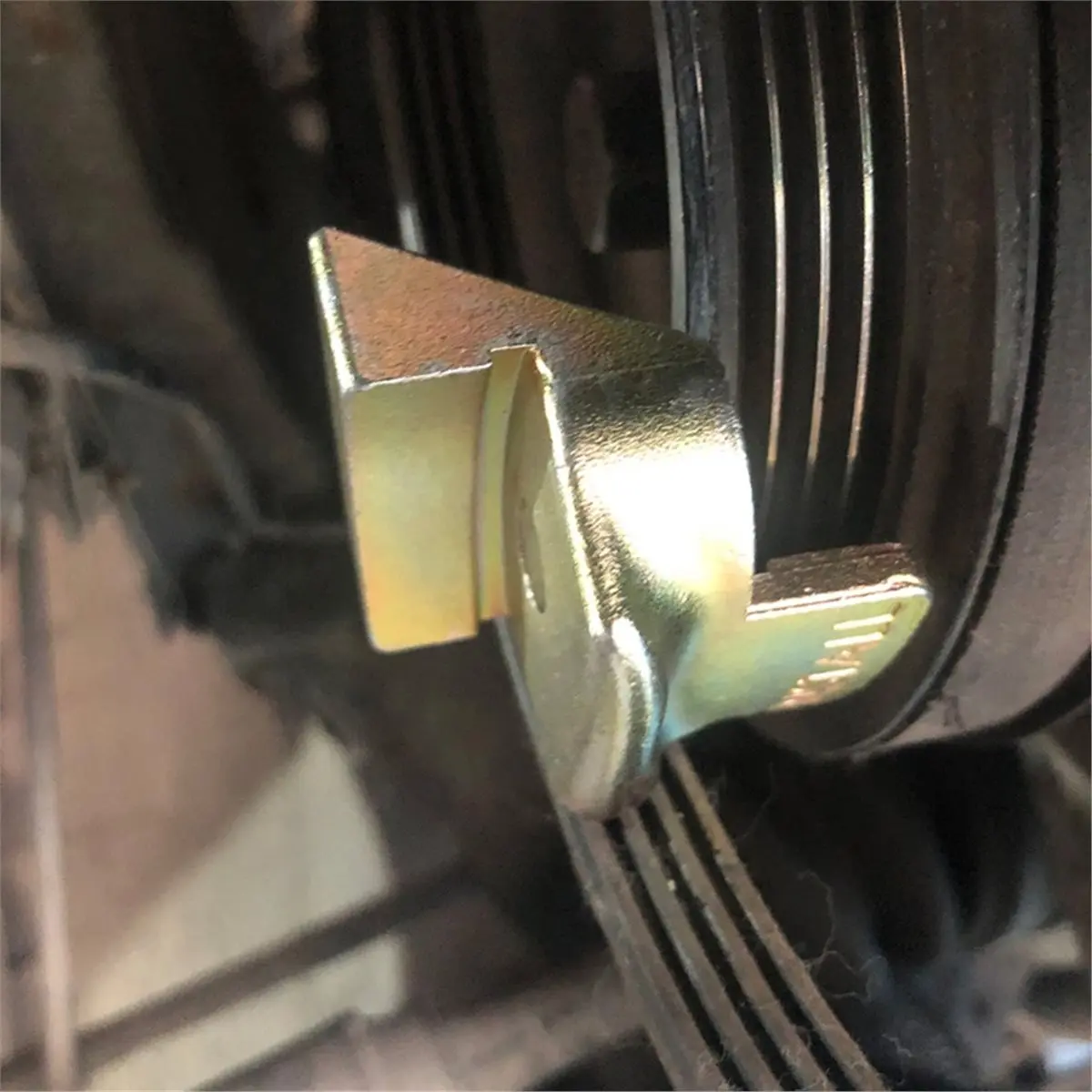 update. Metal Stretch Belt Mate Kit Removal Installation Aid Tool Suitable for Car Truck Vehicles Belts