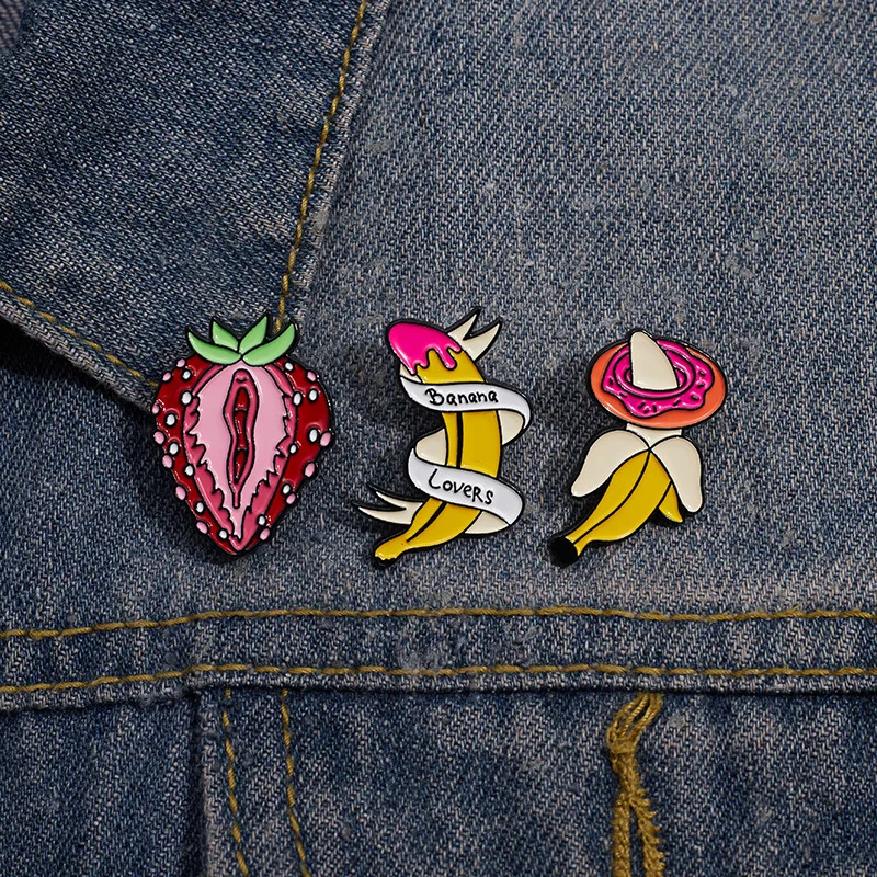 Fun Fruit Series Brooches Cartoon Strawberry and Banana Shaped Alloy Badges Clothing Accessories and Pins for Friends as Gifts