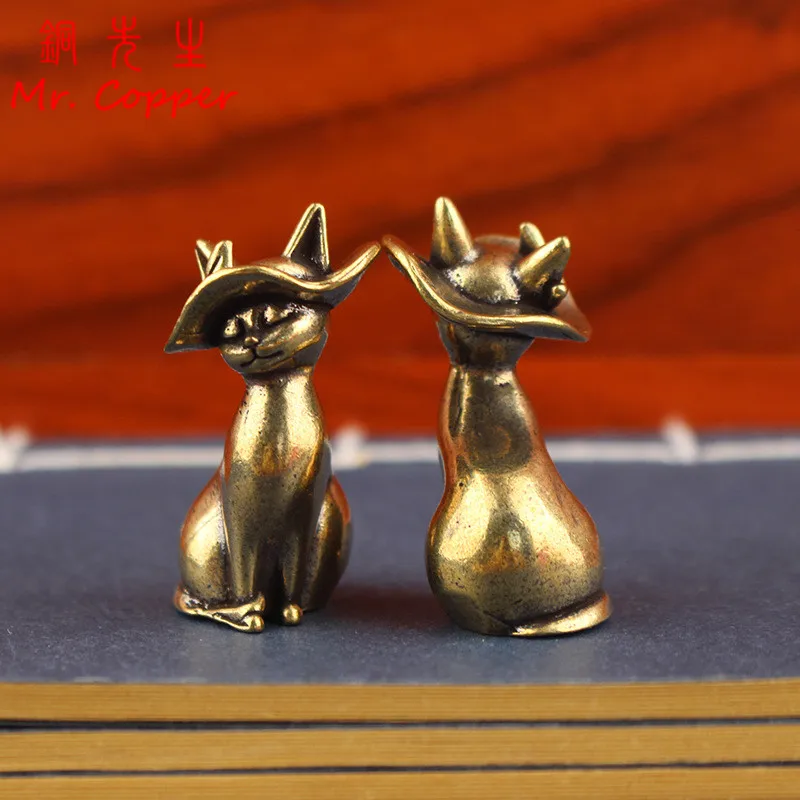 Brass Noble Cat Figurines Desktop Ornament Retro Animal Elegant Little Kitten Small Statue Home Decorations Crafts Accessories