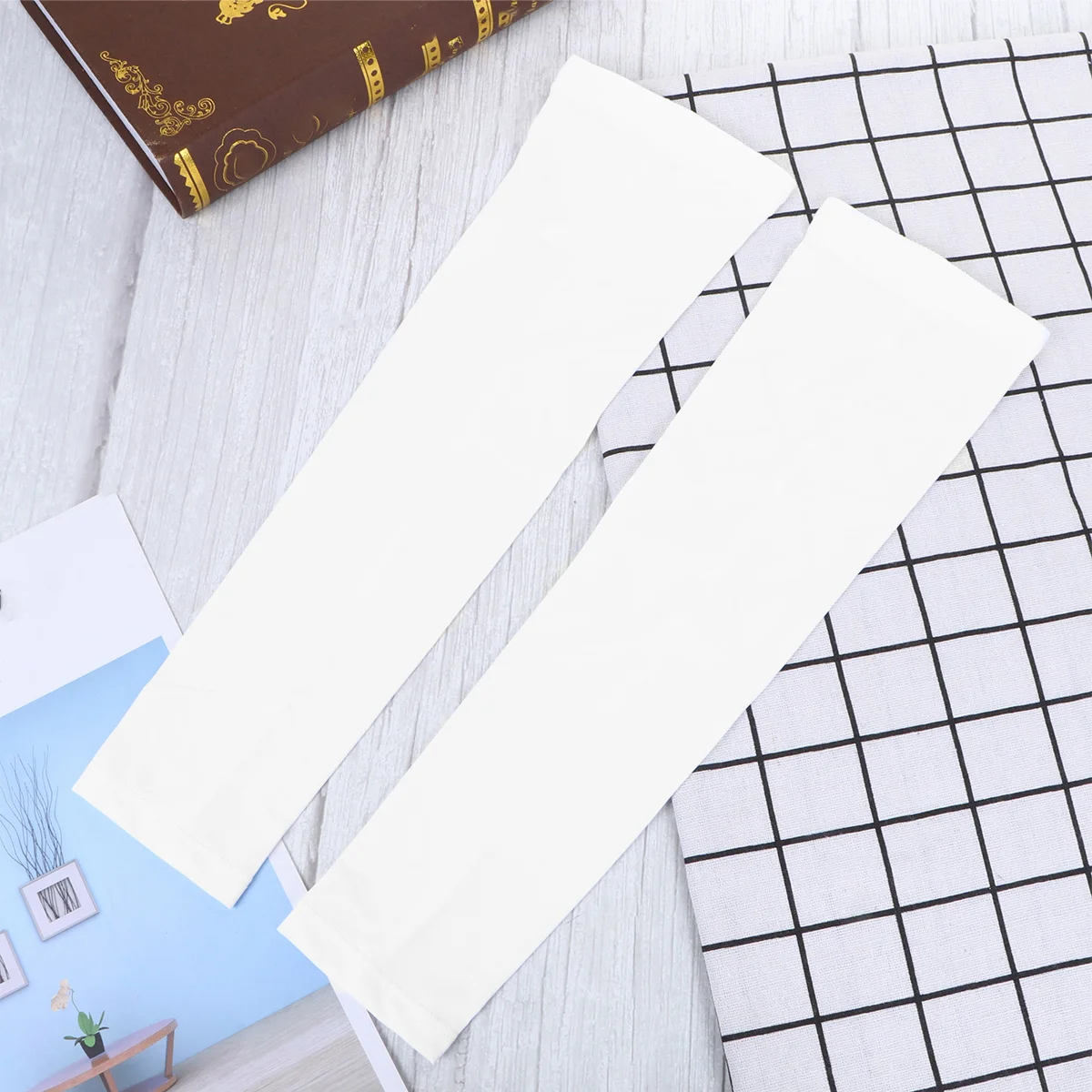 

1Pair Uv Protection Ice Silk Sleeve White Xl Sun Block Arm Cover Outdoor Sports Cooling Breathable for Riding Driving Fishing