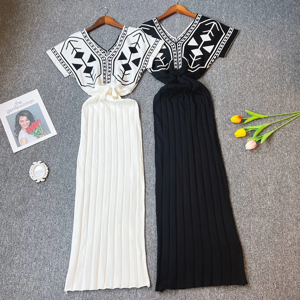 YuooMuoo Chic Mode Wrap Hüften Vintage Gestrickte Maxi Kleid 2025, Sommer Frauen V-ausschnitt Schlanke Taille Harajuku Plissee Pullover Kleid
