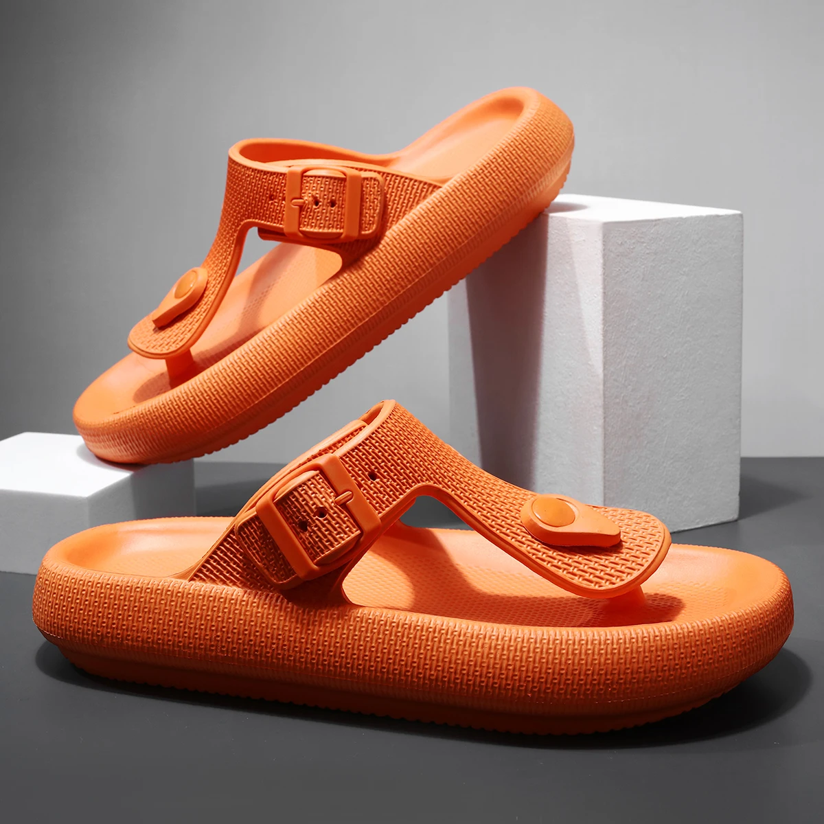

New Fashion Man Slippers Flip Flops Indoor Outdoor Beach Sandals Soft Bottom Slides Non-slip Thick Soled Men's Slippers