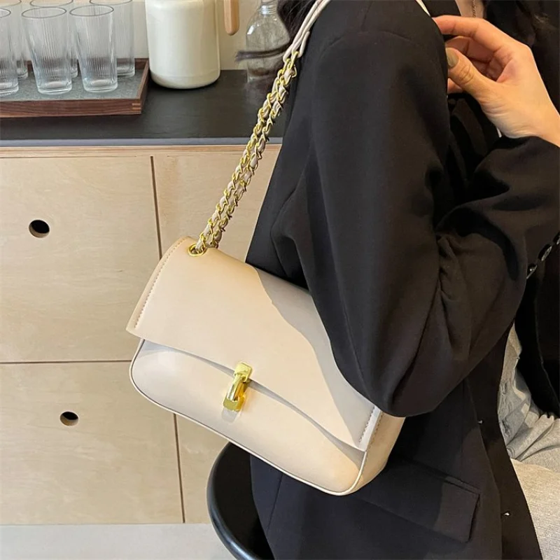 

Commuter Essential Luxury Backpack Bag with Solid Color and Leather for Business Leisure Unisex High-End