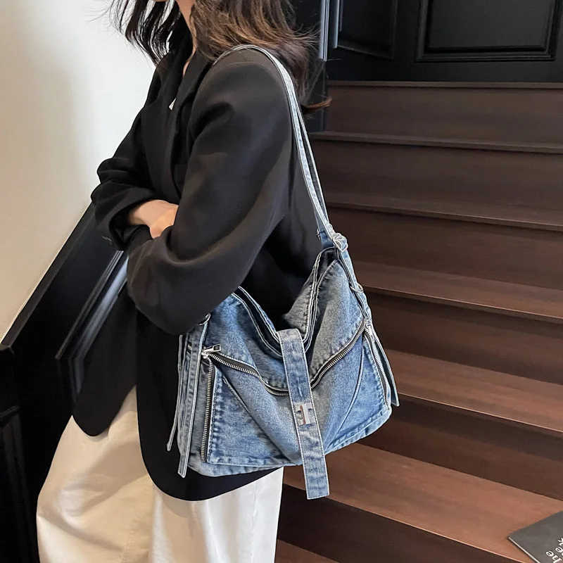 

2025 Women's Denim Tote Bag, Fashionable Large Capacity Shoulder Crossbody Bag, Stylish Spacious Commuter Purse for Daily Use
