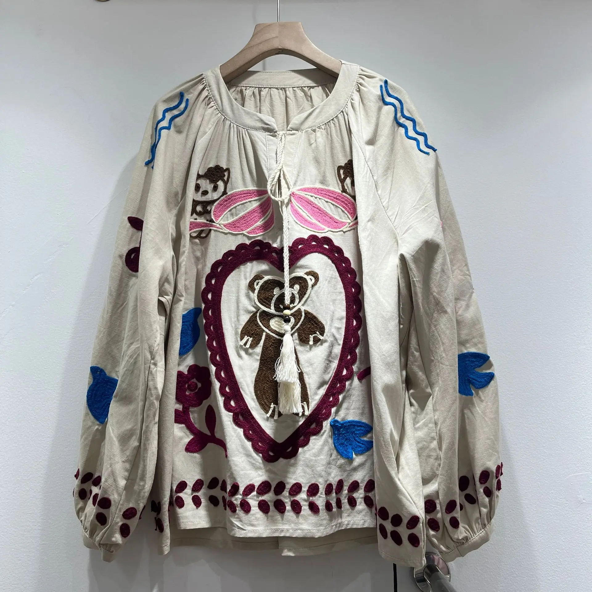 

Женская повседневная блузка SuperAen в корейском стиле, новинка весна-лето 2026, винтажная модная вышитая рубашка с длинными рукавами на шнуровке