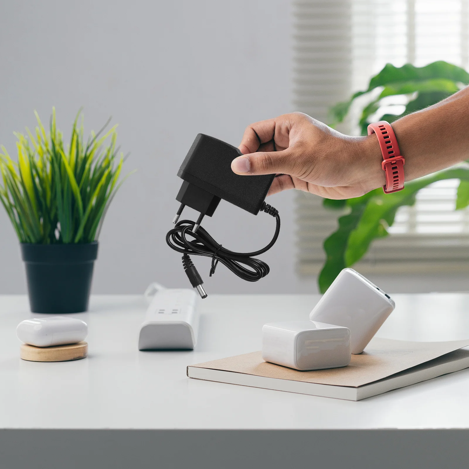 

6V 1A Power Adapter Black 5.5Mm X 2.1Mm Eu Plug Dc Output 100-240V Input For 6V Devices Home Travel Use Intercom